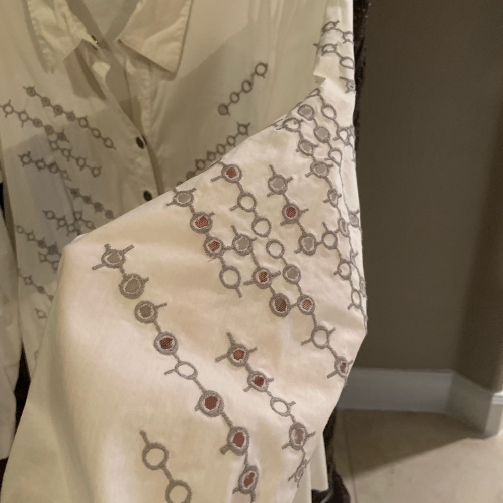 Shirt - Picture 3 of 6